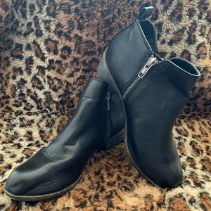 Women’s Dunes Black Booties